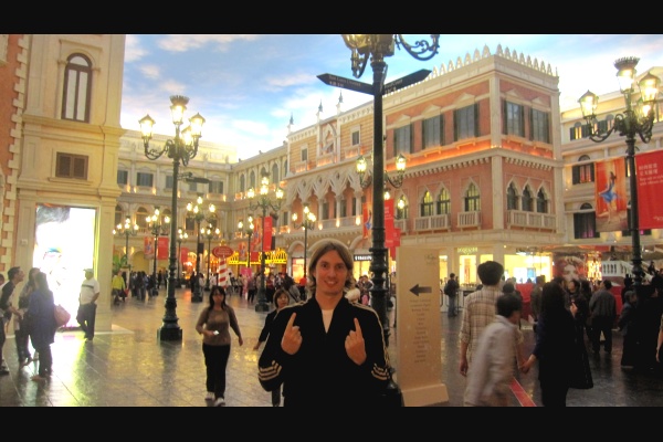 indoorsOutdoorAtVenetian